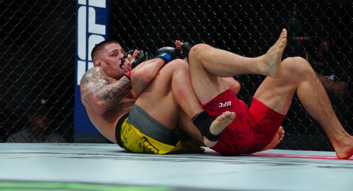 Brunno Hulk cumpre promessa e finaliza Armen Petrosyan no UFC 313