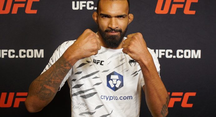 De olho em renovação contratual, Brendson cita lado mental como trunfo para aliviar pressão