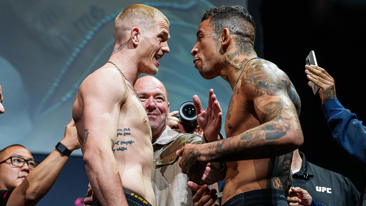 Ian Garry (esquerda) e Carlos Prates trocam farpas em última encarada antes do UFC Kansas City