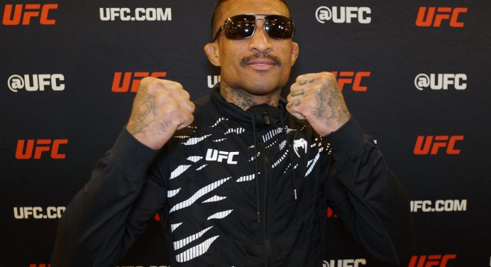 Joanderson Tubarão cita Diego Lopes como trunfo para agilizar corrida até o cinturão do UFC