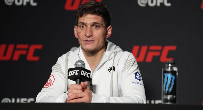 Favorito ao title shot, Movsar Evloev indica que foi preterido pelo UFC