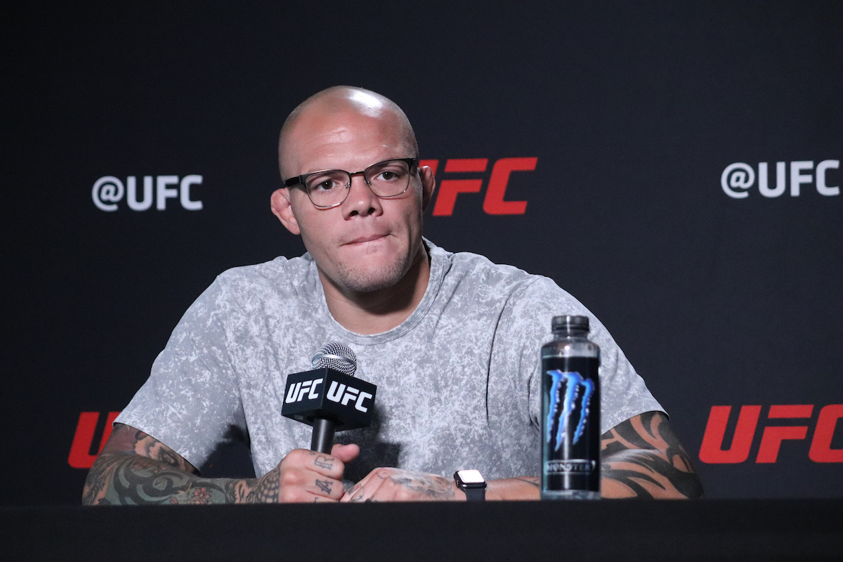 Anthony Smith durante o Media Day do UFC Vegas 37