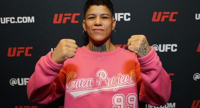 Denise Gomes mantém cautela sobre entrada no ranking do UFC: “Meu foco é melhorar”
