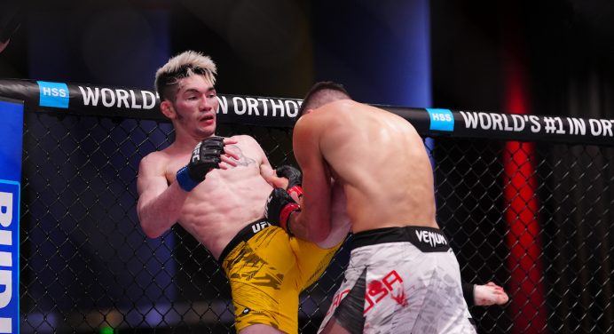 Melquizael Costa brilha em guerra contra Erosa e confirma ascensão no UFC