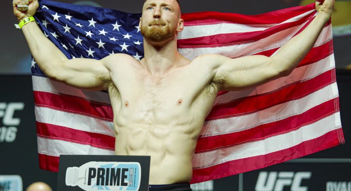 Lutador do UFC se desculpa por chamar México de “buraco de m***”