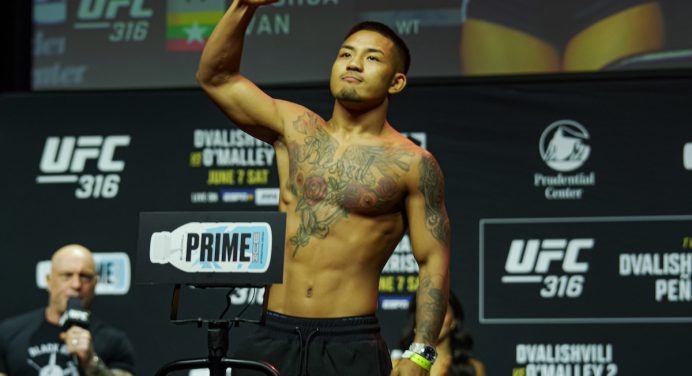 Algoz de Bruno Bulldog presenteia mãe com uma casa nova após o UFC 316; veja