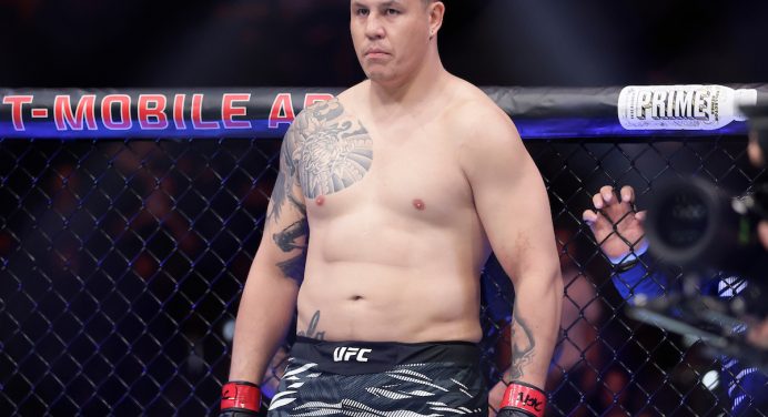 Jhonata Diniz exalta evolução apresentada no UFC 317 após parceria com Malhadinho