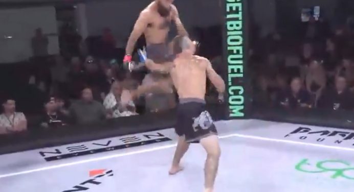 Ex-campeão do Bellator aplica joelhada voadora brutal e conquista cinturão; veja