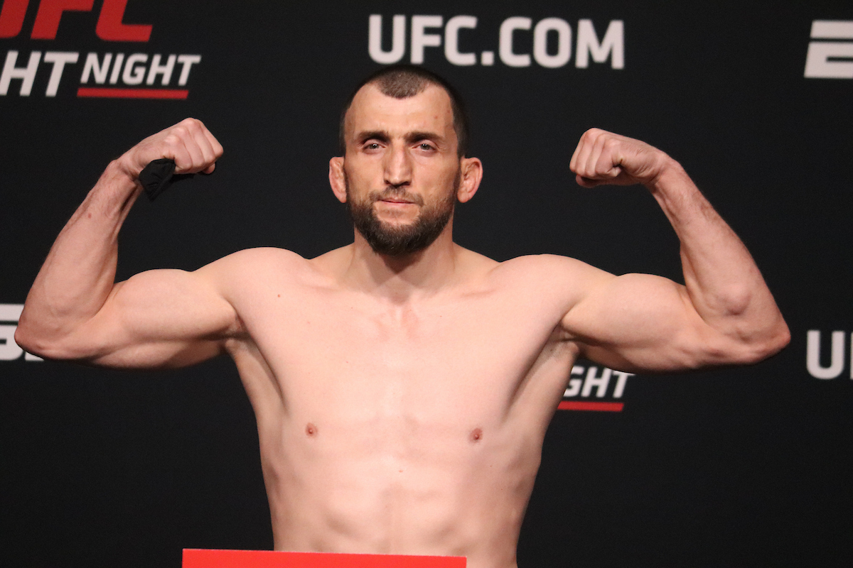 Muslim Salikhov é um dos vetetranos da divisão meio-médio do UFC