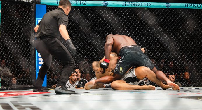 Xicão sofre nocaute relâmpago na luta principal e amplia zica do Brasil no UFC Nashville