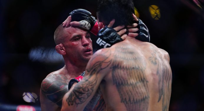 Cinturão BDE! Poirier ganha presente especial da filha após derrota no UFC 318