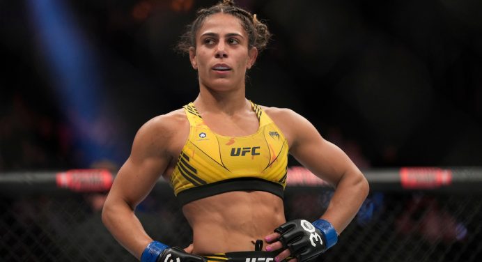 Tabatha Ricci se impõe e nocauteia Amanda Ribas no UFC Abu Dhabi
