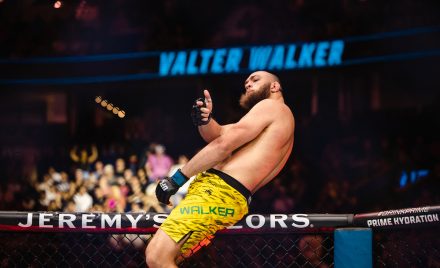 Valter Walker comemora vitória no UFC Nashville