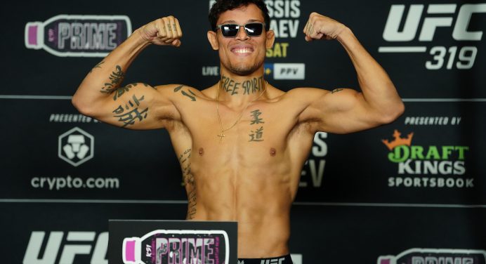 Caio Borralho se coloca à disposição para enfrentar algoz de Rodolfo Vieira