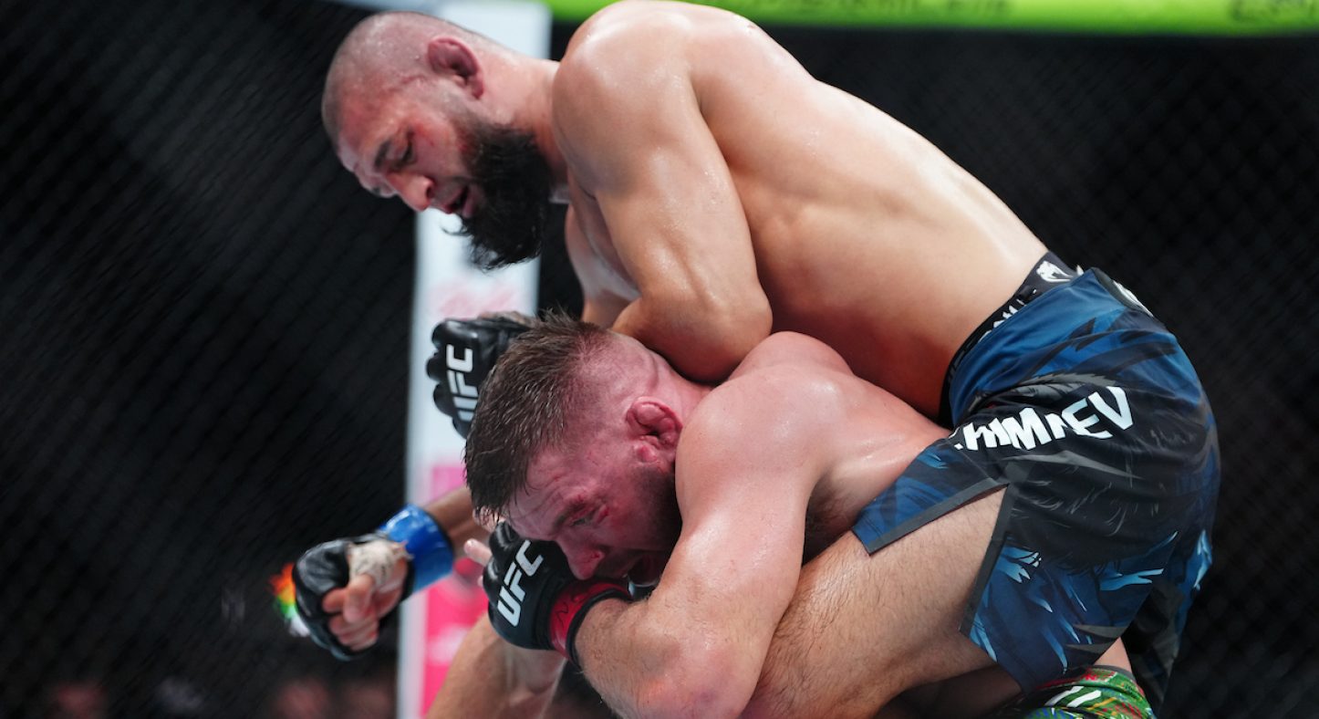 Técnico de Du Plessis manda recado para Chimaev: “Na próxima, vai se f***”