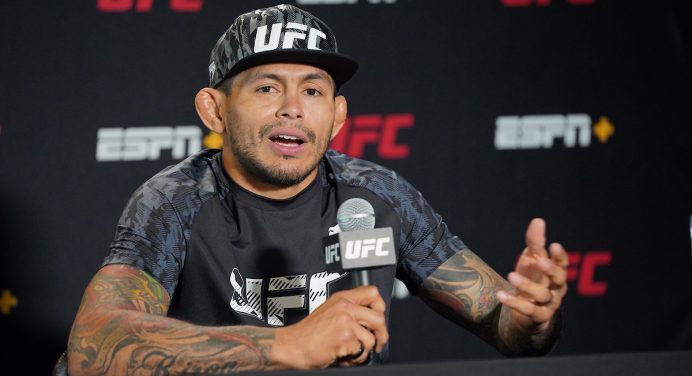 Baixas de última hora! Lutas de brasileiros são retiradas do card do UFC 319