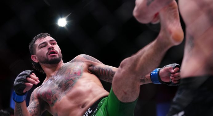 Anthony Hernandez brilha e lidera lista de premiados no UFC Vegas 109