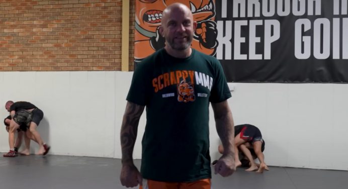 Treinador de Della Maddalena analisa duelo contra Makhachev e mostra confiança