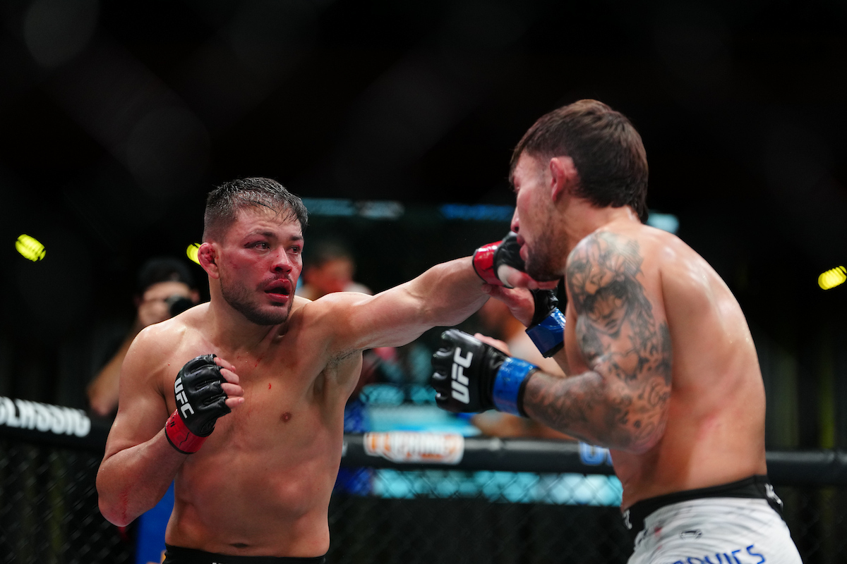 Elves Brener e Esteban Ribovics fizeram uma guerra no UFC Vegas 108