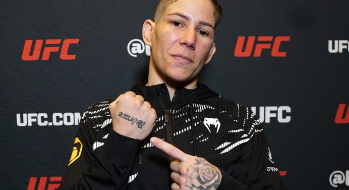 Duelo de brasileiras! Karol Rosa desafia Mayra Sheetara após vitória no UFC Vegas 108