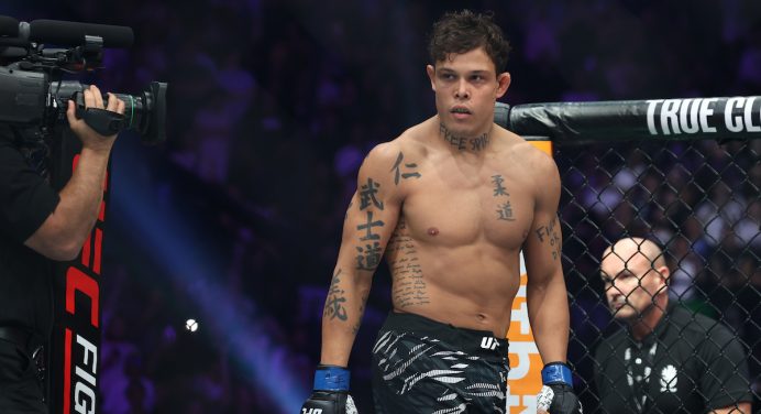 Sentiu? Caio Borralho se mostra abalado após derrota de Maurício Ruffy; veja