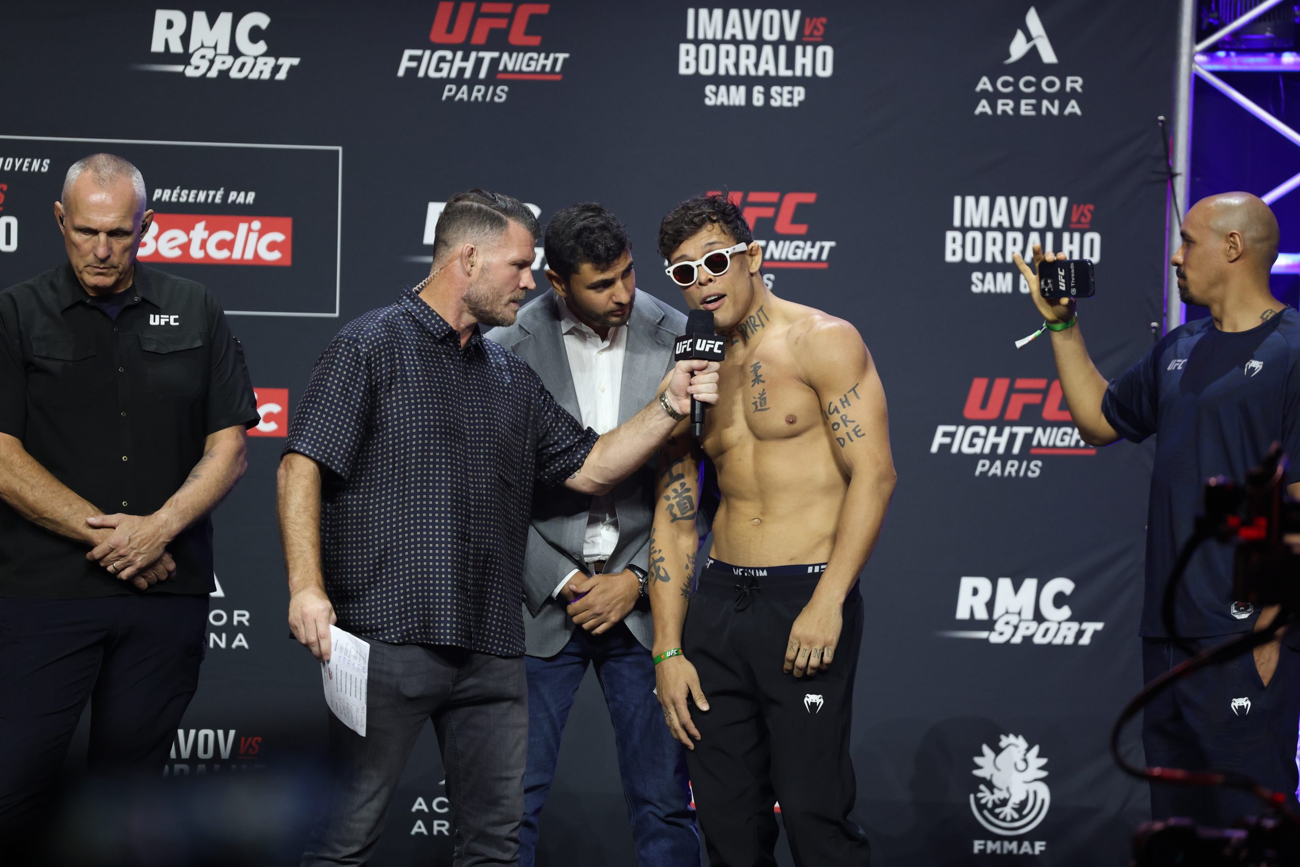Caio Borralho durante entrevista após a encarada no UFC Paris