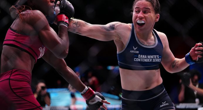 Recém-contratada, Carol Foro analisa desempenho e projeta estreia no UFC