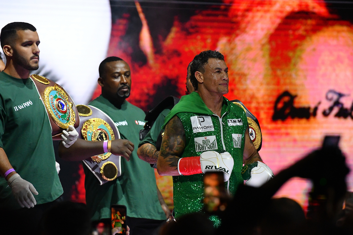 Popó na entrada para o duelo contra Wanderlei Silva no Spaten Fight Night 2