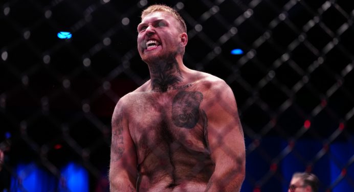 Proposta indecente! Lutador faz oferta inusitada para Dana White por vaga no UFC