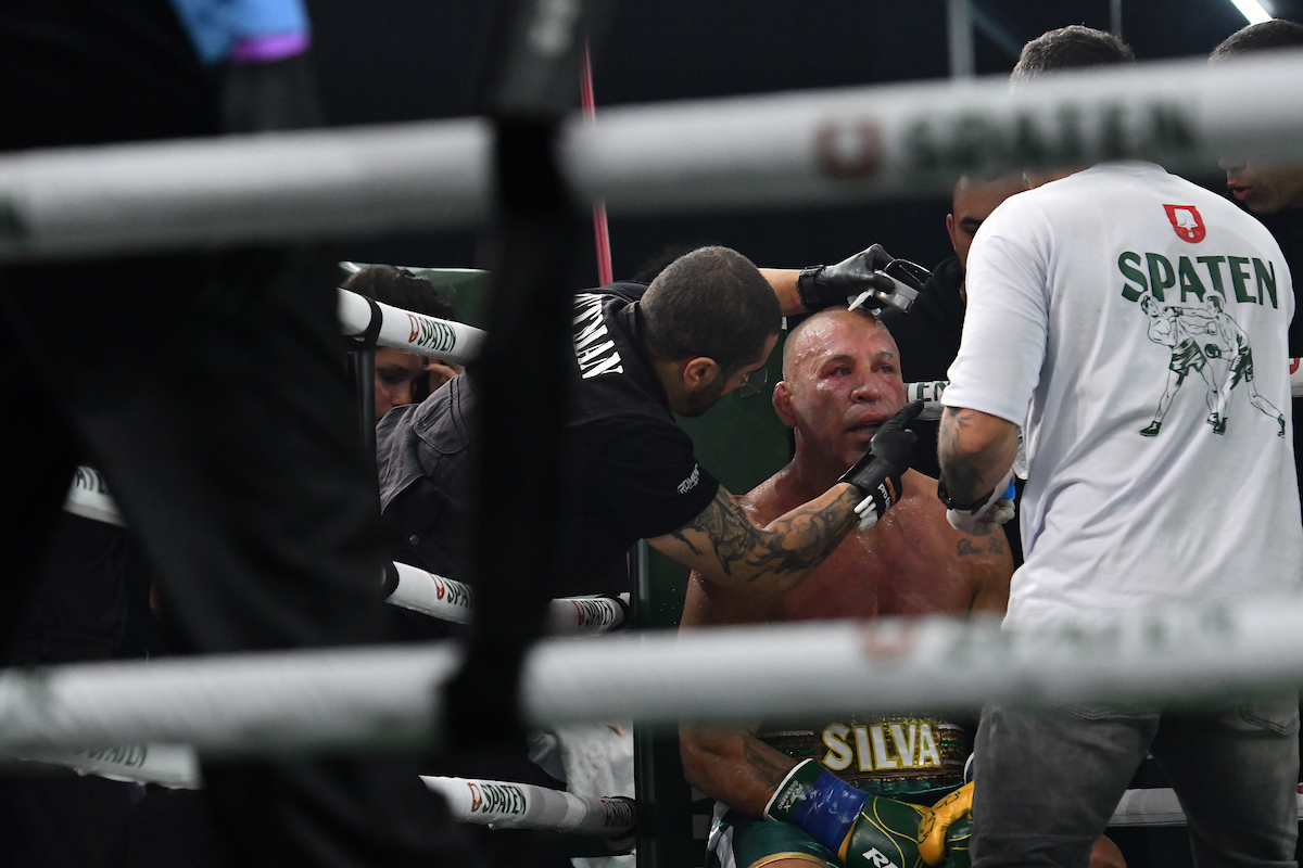 Wanderlei Silva foi nocauteado durante a briga generalizada com a equipe de Popó