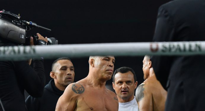 Técnico de Wanderlei Silva acusa corner de Popó de iniciar briga no Spaten Fight Night
