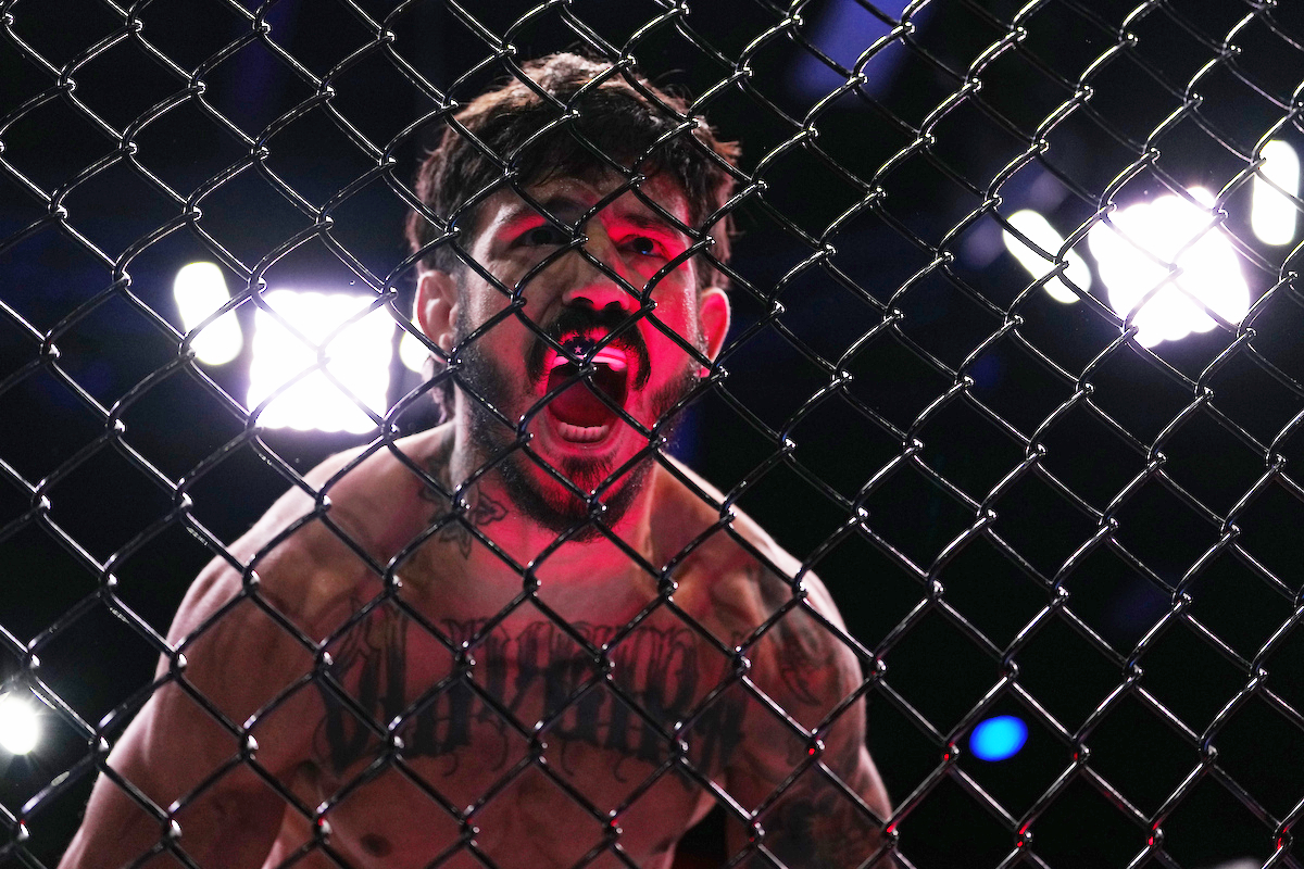 Lerryan Douglas comemora vitória no Contender Series