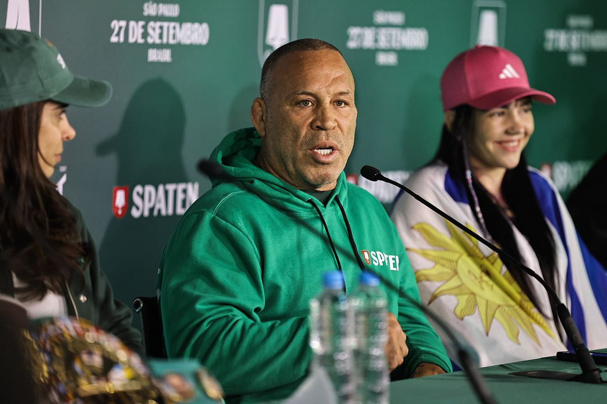 Wanderlei Silva fala com jornalistas durante coletiva de imprensa do Spaten Fight Night