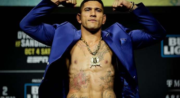 De hater a admirador: Ex-campeão do UFC se rende a Poatan após vitória no UFC 320