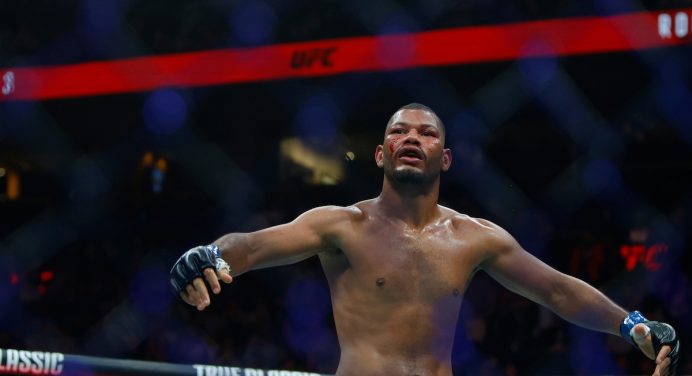 Na base do coração, Djorden Santos derrota Danny Barlow e vence a 1ª no UFC