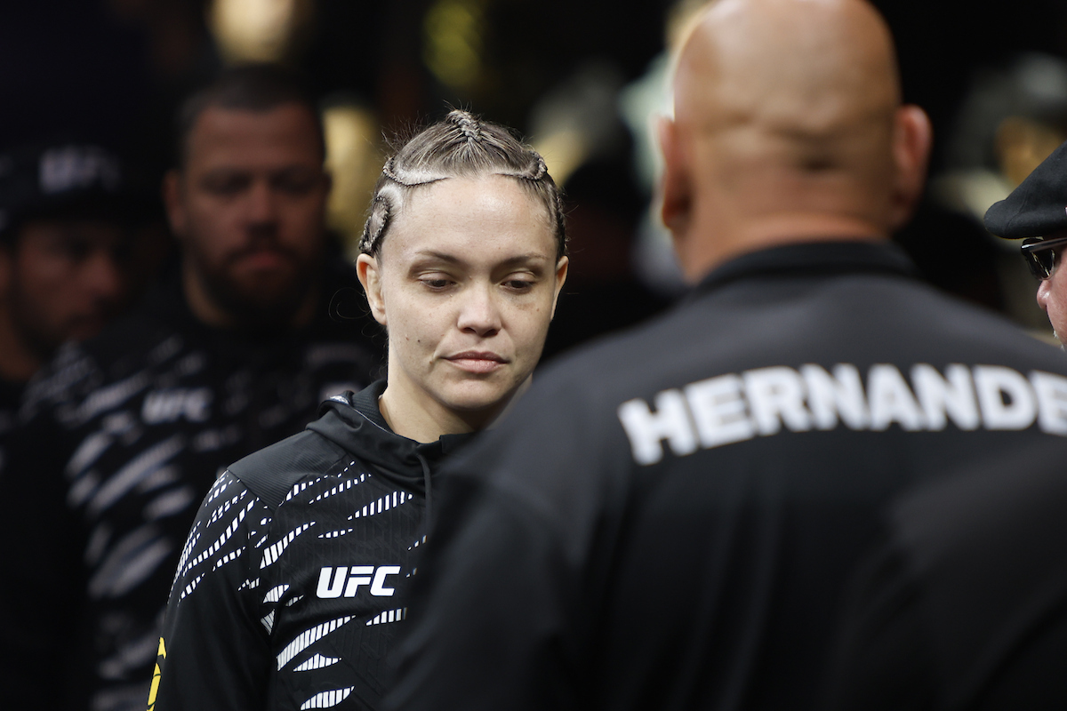 Tainara Lisboa perdeu para Melissa Croden no UFC Canadá