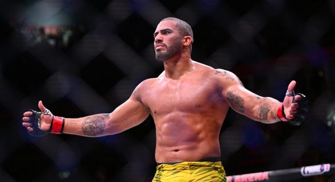 UFC Rio: Vitor Petrino apaga Thomas Petersen e vence a segunda seguida nos pesados