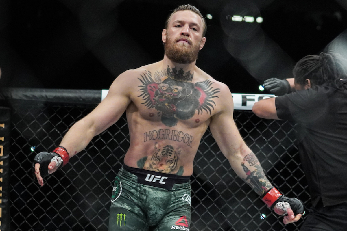 Conor McGregor celebra vitória no UFC