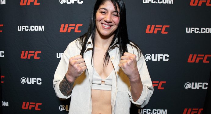 Ketlen Vieira se coloca à disposição para receber Ronda Rousey de volta no UFC