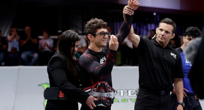 UFC BJJ 3: Mikey Musumeci dá show na luta principal; brasileiro defende título dos leves