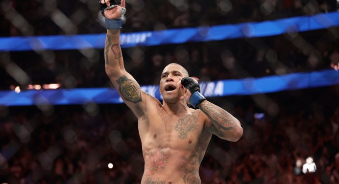 Noite de gala! Poatan embolsa R$ 270 mil de bônus após nocautear Ankalaev no UFC 320