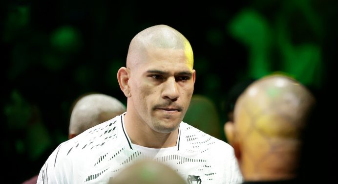 Alex Poatan revela que quebrou o pé durante revanche contra Ankalaev no UFC 320