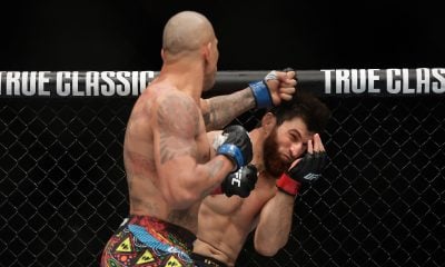 Alex Poatan acerta soco em Ankalaev no UFC 320