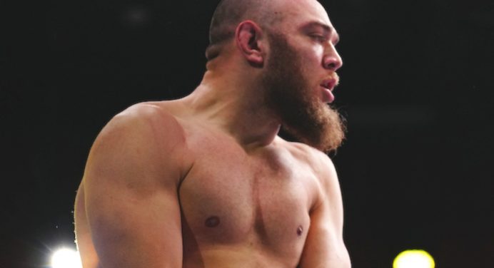 Convertido! Lesionado, Valter Walker relata como “milagre” garantiu presença no UFC 321