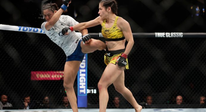 Cidadã do mundo, Veronica Hardy vence rival americana na luta de abertura do UFC 320