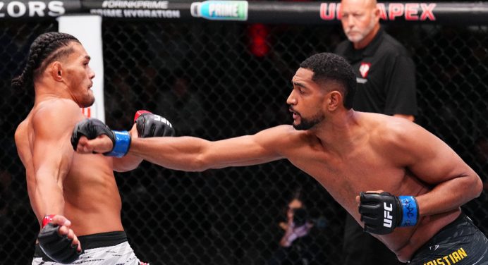 Kevin Christian é finalizado por Billy Elekana no primeiro round no UFC Vegas 110