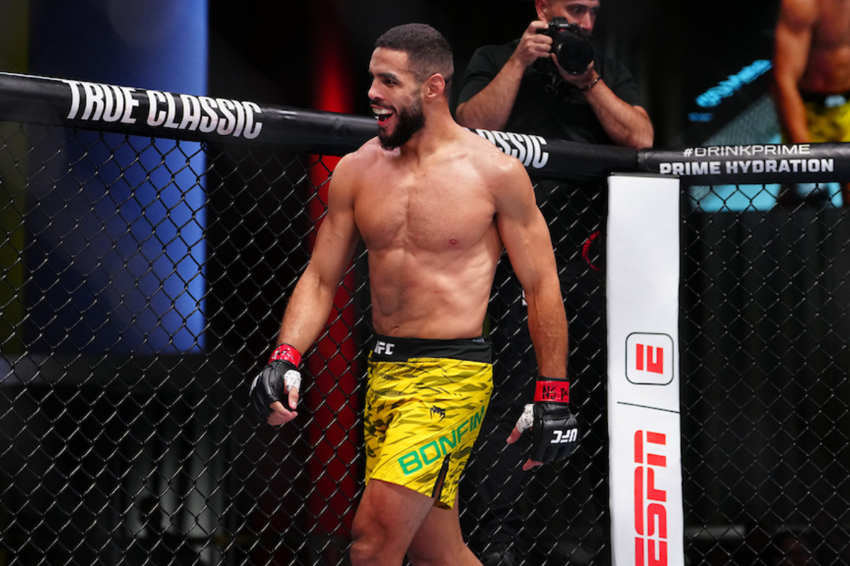 Gabriel Bonfim venceu Randy Brown no UFC Vegas 111