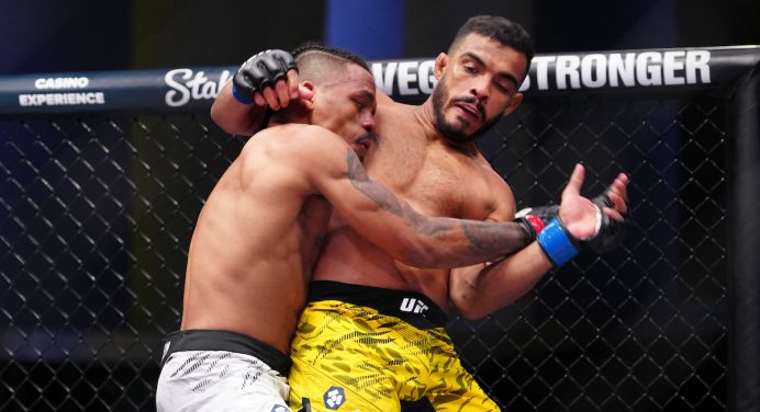 Fim de semana para esquecer! Ismael Bonfim é derrotado e se complica no UFC