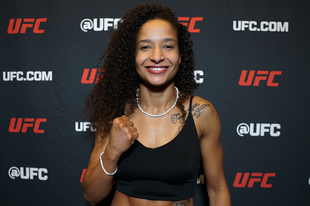 Jacqueline Cavalcanti encara Mayra Sheetara no UFC Vegas 111