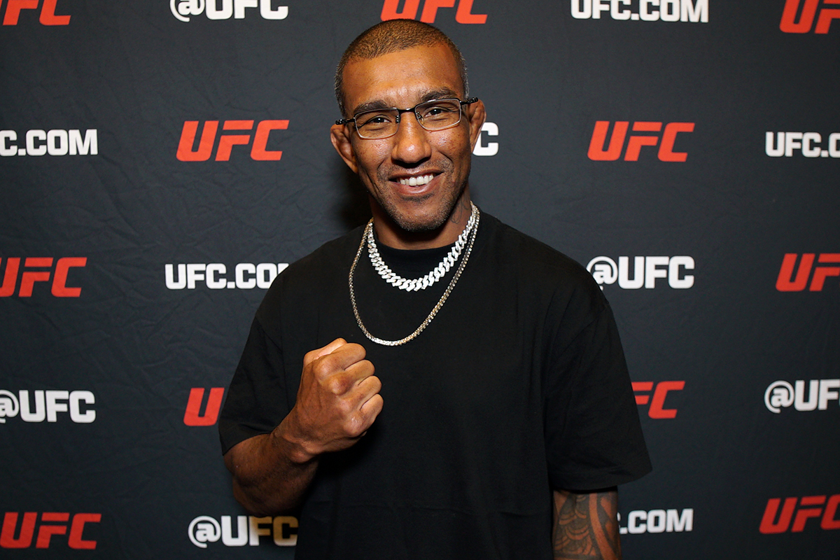 Raoni Barcelos encara Ricky Simon no UFC Vegas 111